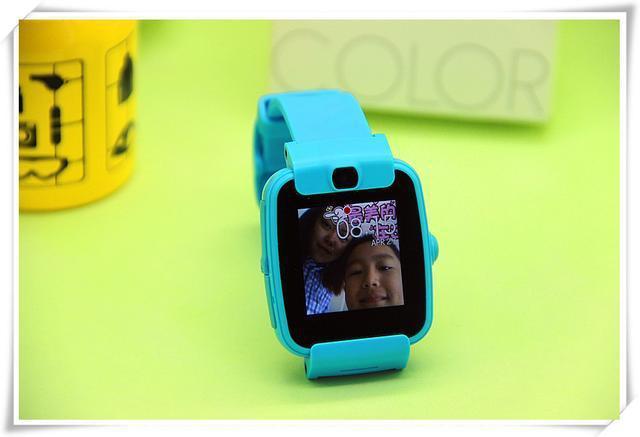 能拍照录像讲故事的电话手表——​糖猫​COLOR儿童智能电话手表