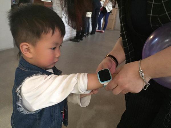 中国移动携手可爱多《送5000台​儿童智能​通话​手表​》